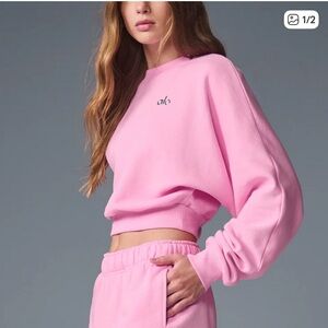 ALO Yoga Light Pink Cropped Sweatshirt